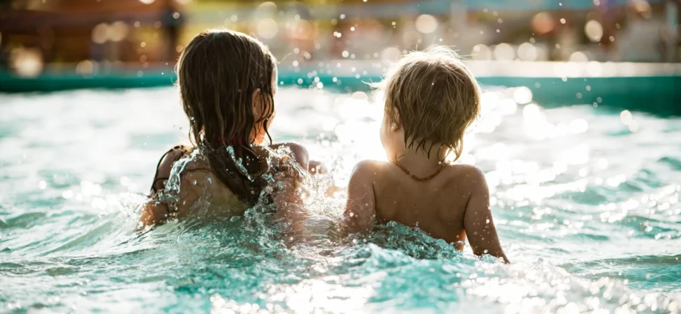 termal-havuza-cocuklar